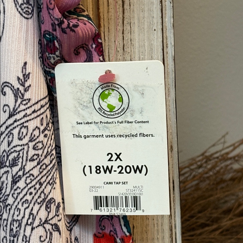 Secret Treasures Paisley Tank with Tie Front Adjustable Straps 2X (18-20) NWT - Picture 8 of 8